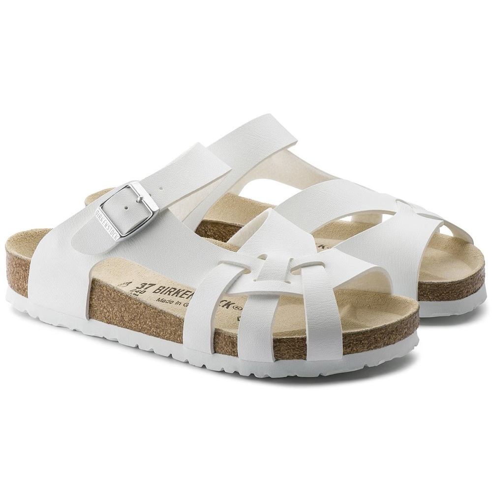Birkenstock Pisa sandals. 🤍